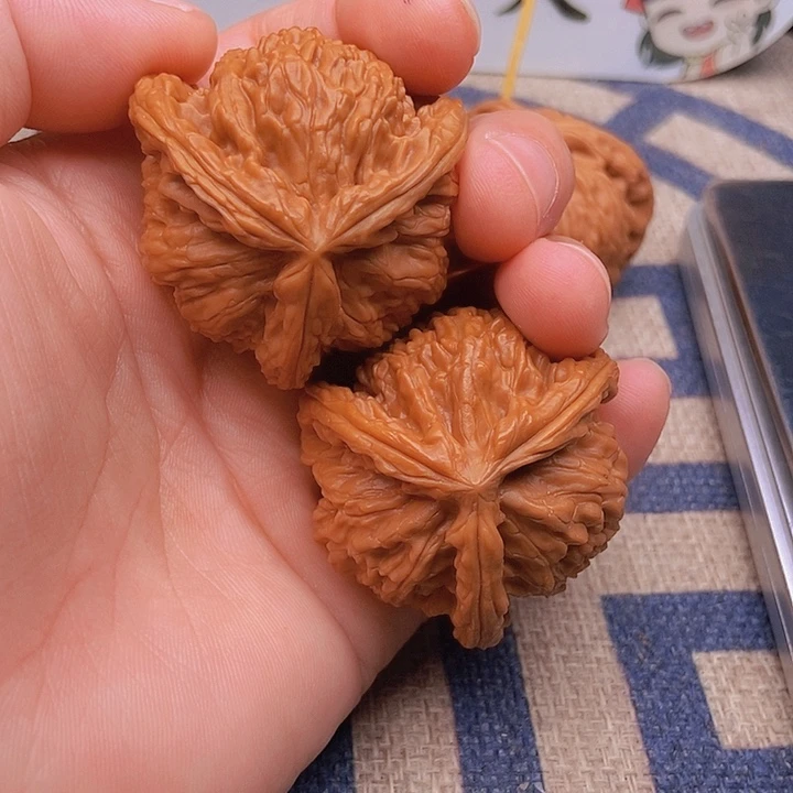 吊坠文玩核桃。****。三棱