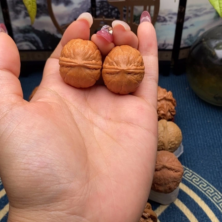 文玩核桃把件小红豆