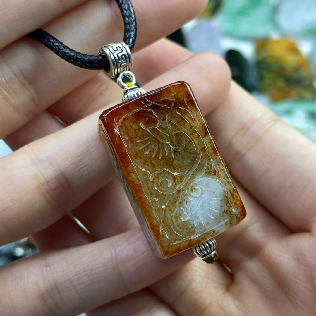 翡翠未镶嵌颈饰I****馆