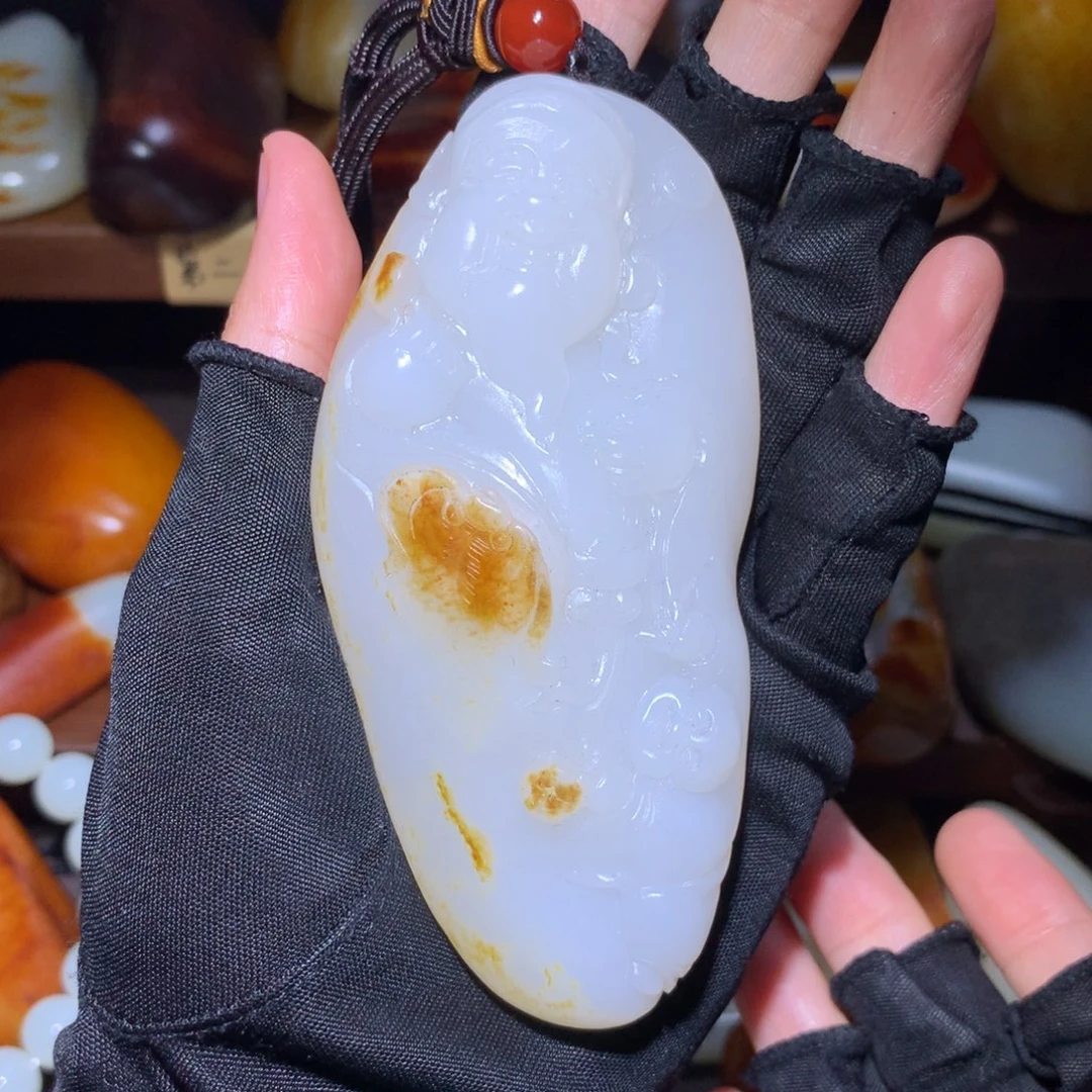 阿***房和田玉未镶嵌颈饰