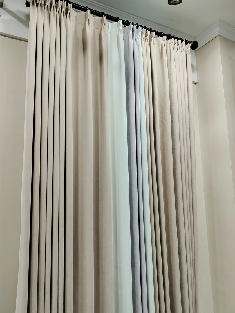 仙度瑞拉  三色拼接的窗帘