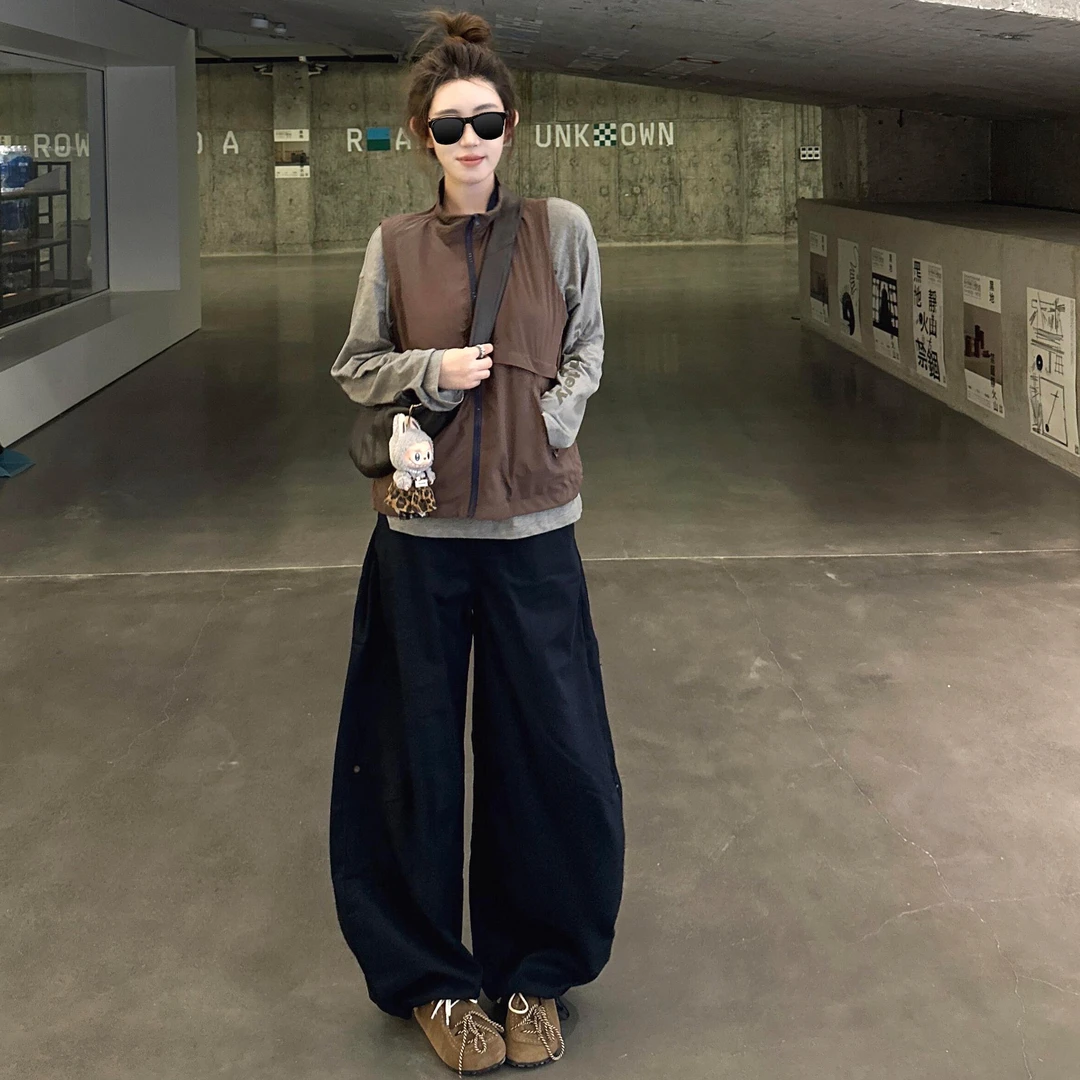 韩系早秋穿搭慵懒风高级感棕色马甲外套叠穿上衣阔腿裤休闲套装女