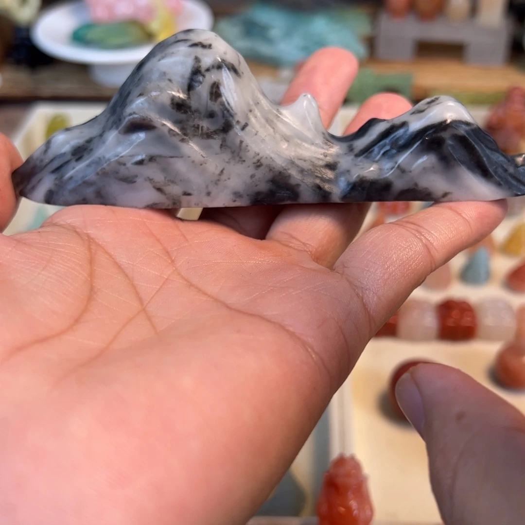 静***檀老挝石水墨山子笔搁