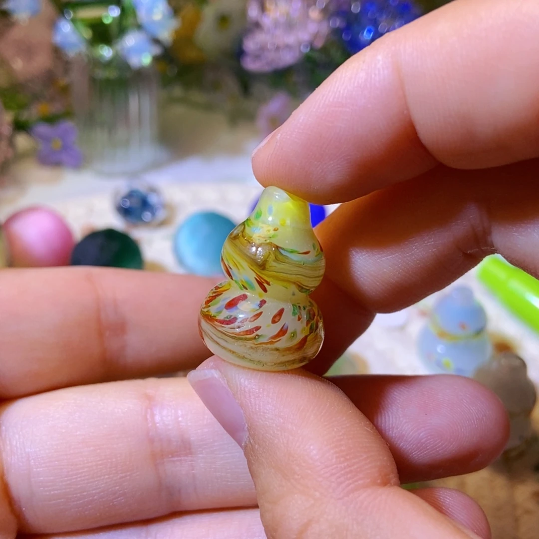 琉璃手工艺品黄色