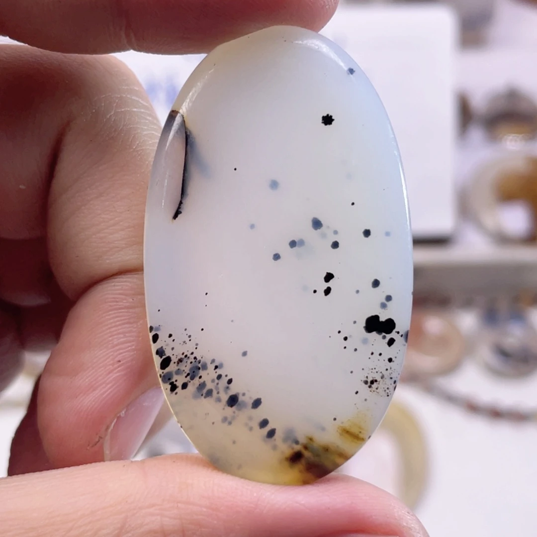 玛瑙/玉髓未镶嵌珠宝奇石