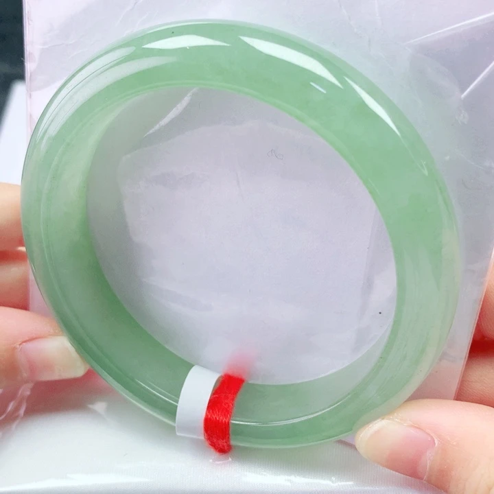 翡翠未镶嵌手镯57圈