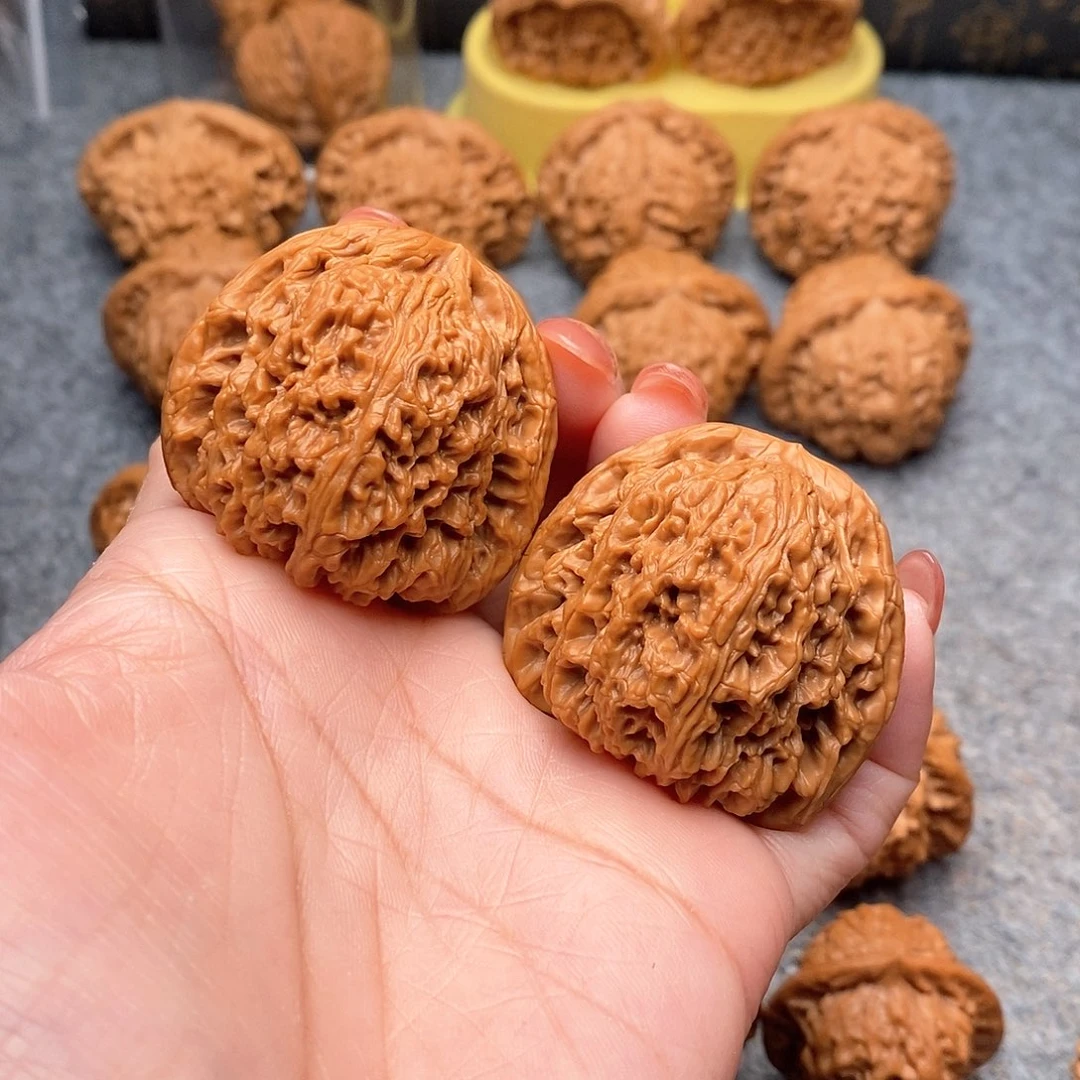 文玩核桃把件精品特价南疆石43重49克