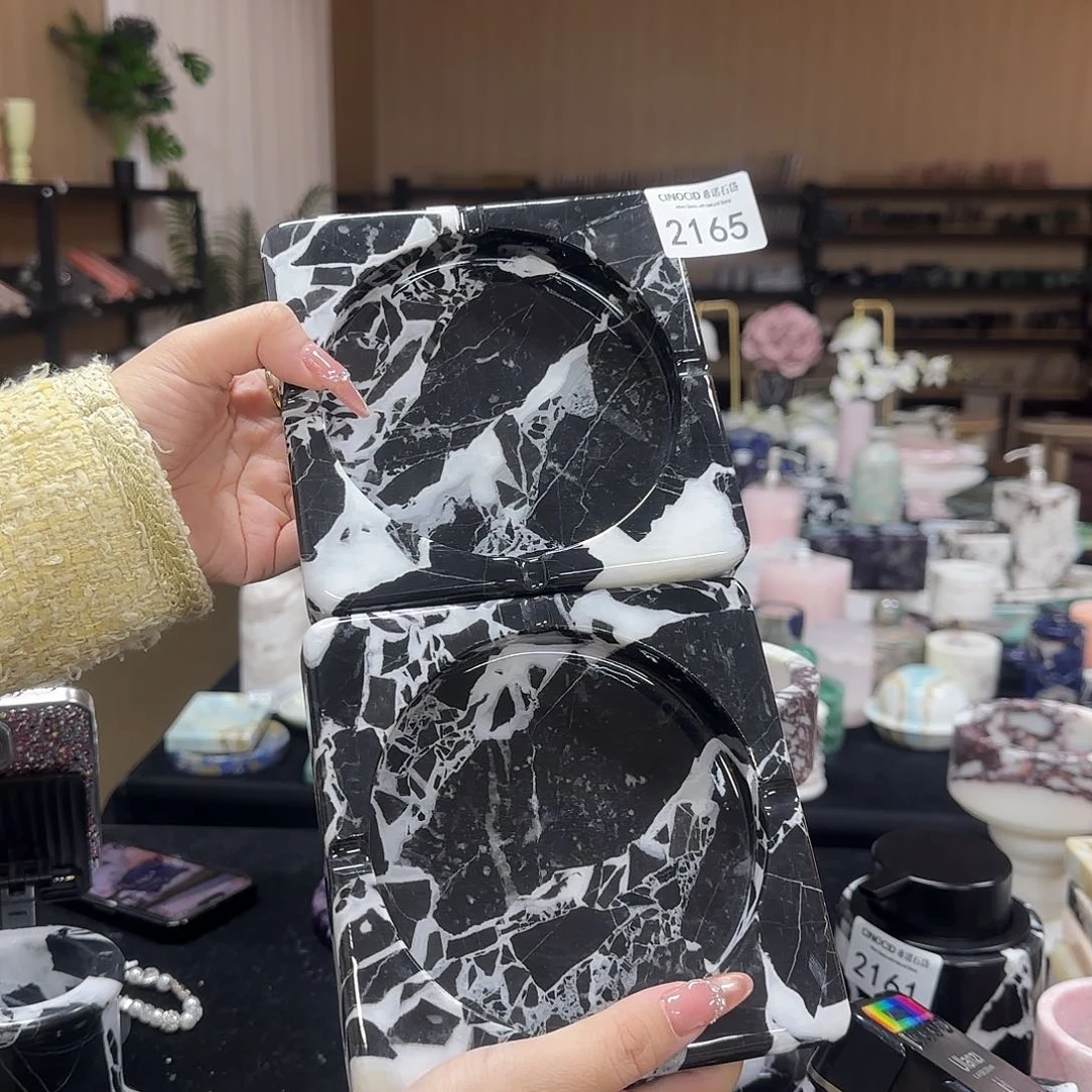 石材新*2165宝黑烟灰缸两个