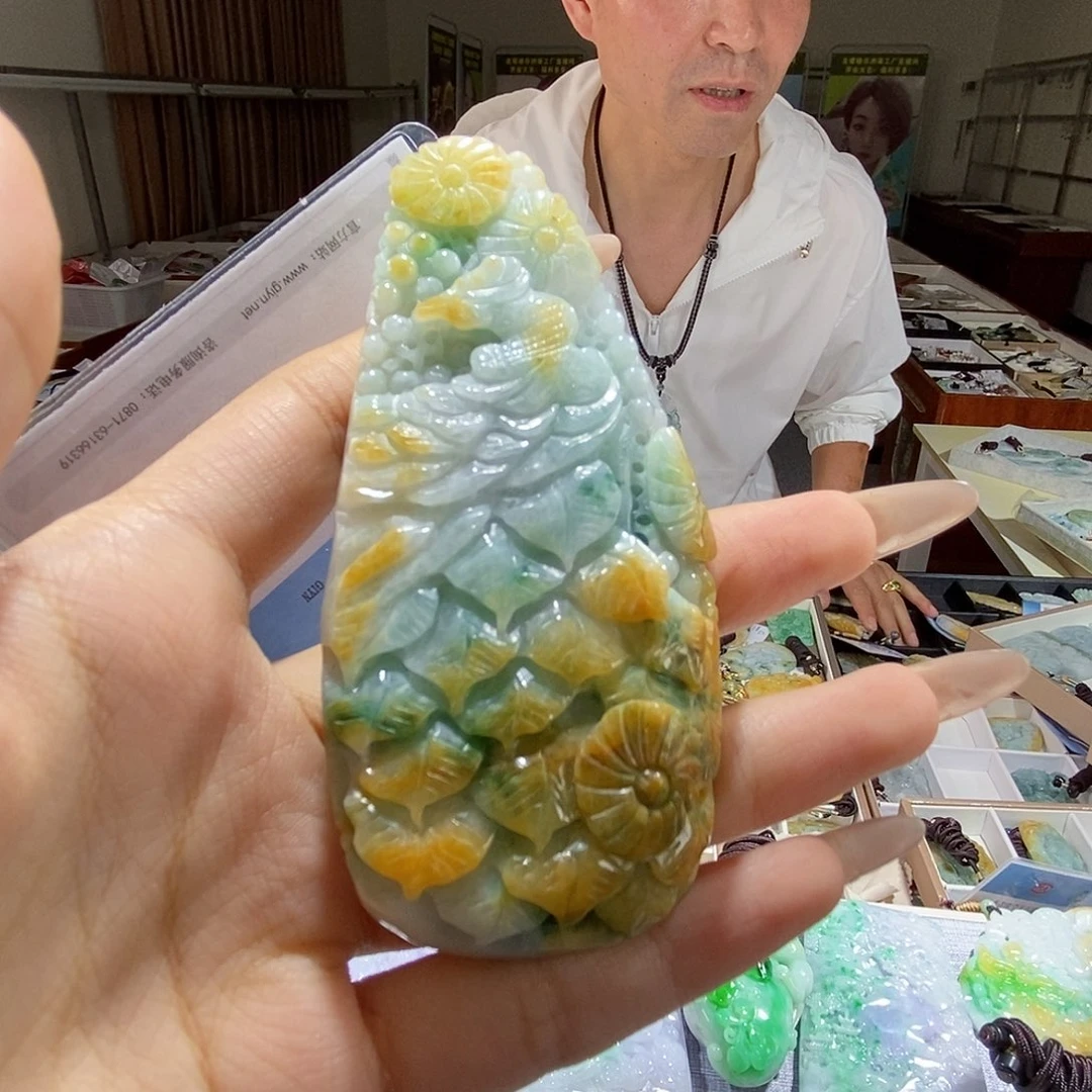 翡翠未镶嵌颈饰翡翠