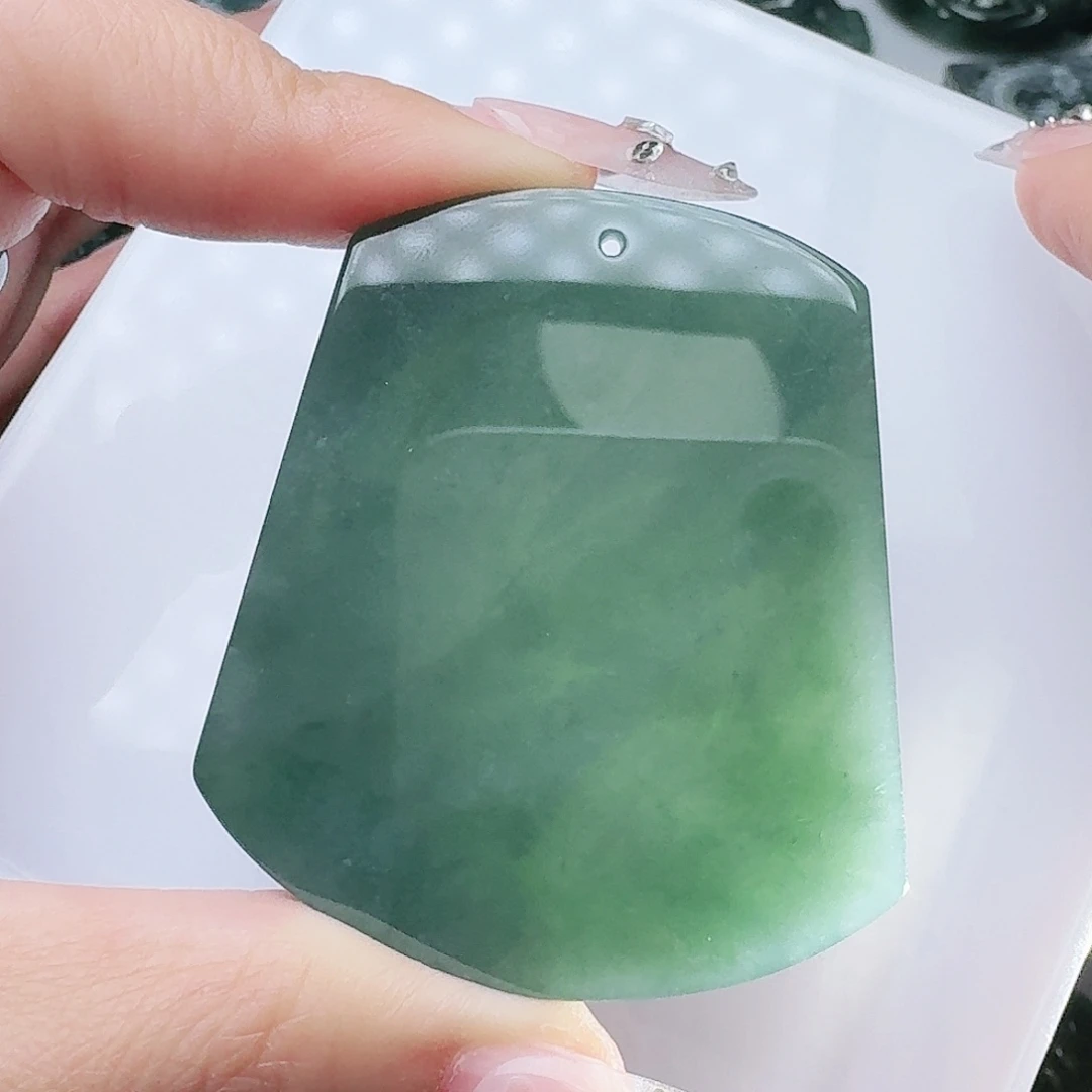 翡翠未镶嵌颈饰天然的A货翡翠多样性发其一