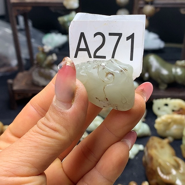 和田玉未镶嵌车挂