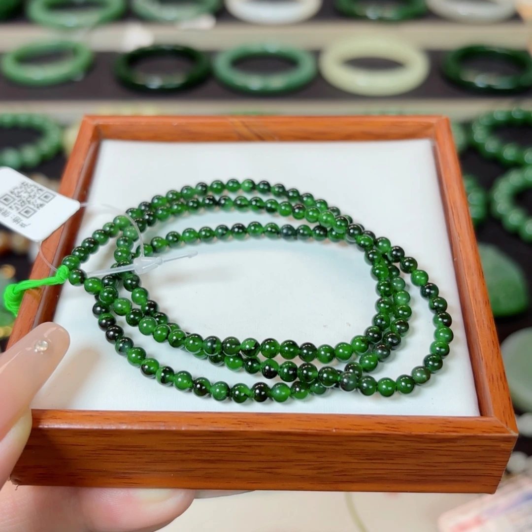 郡***叶和田玉未镶嵌手链