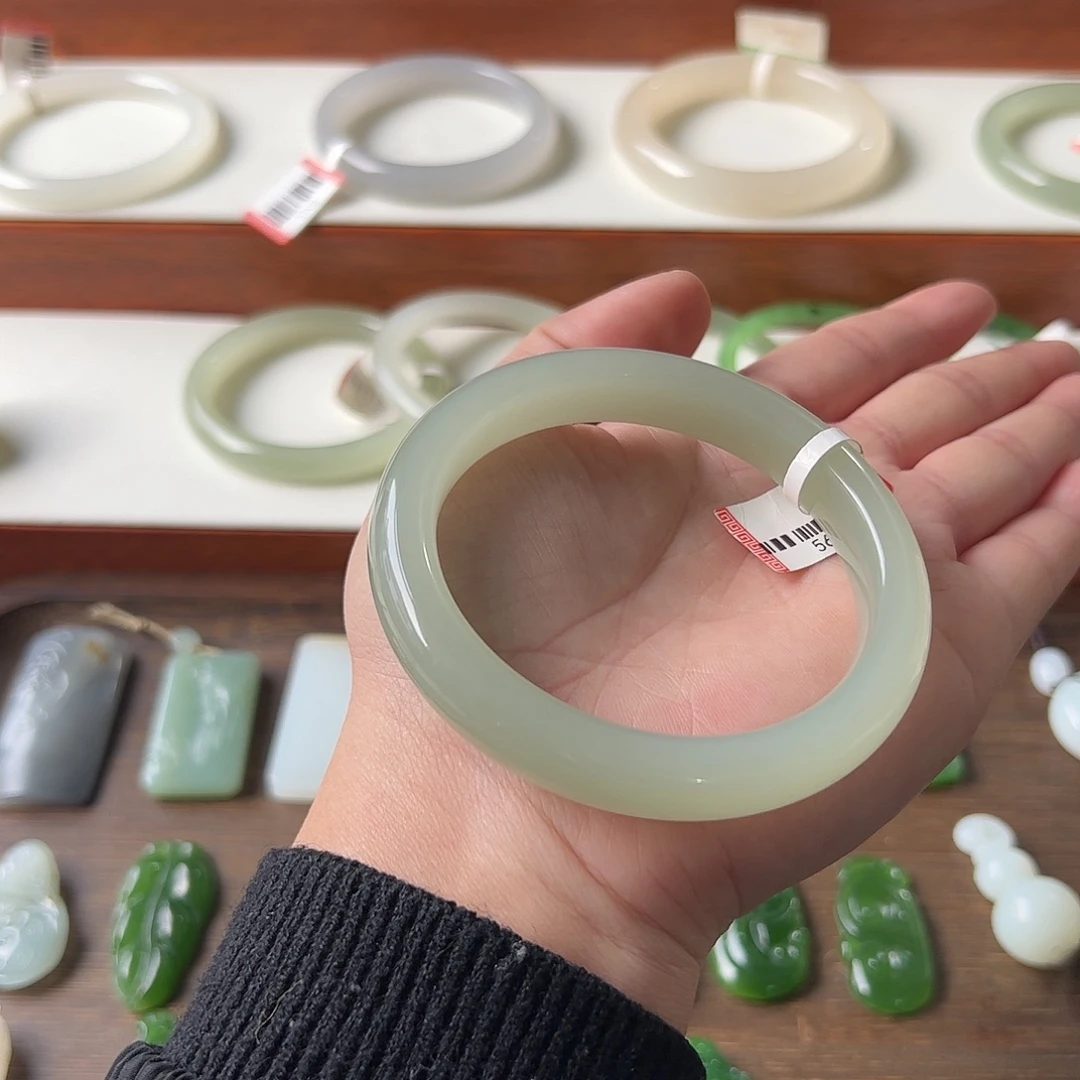 和田玉未镶嵌手镯主播推荐款