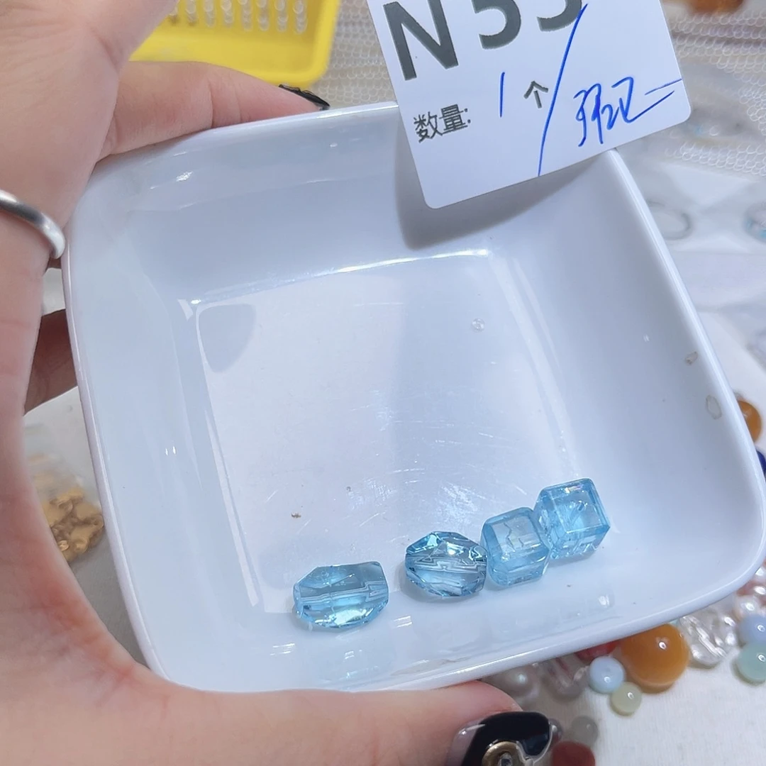 珠宝半成品水晶未镶嵌B53。瑕疵。