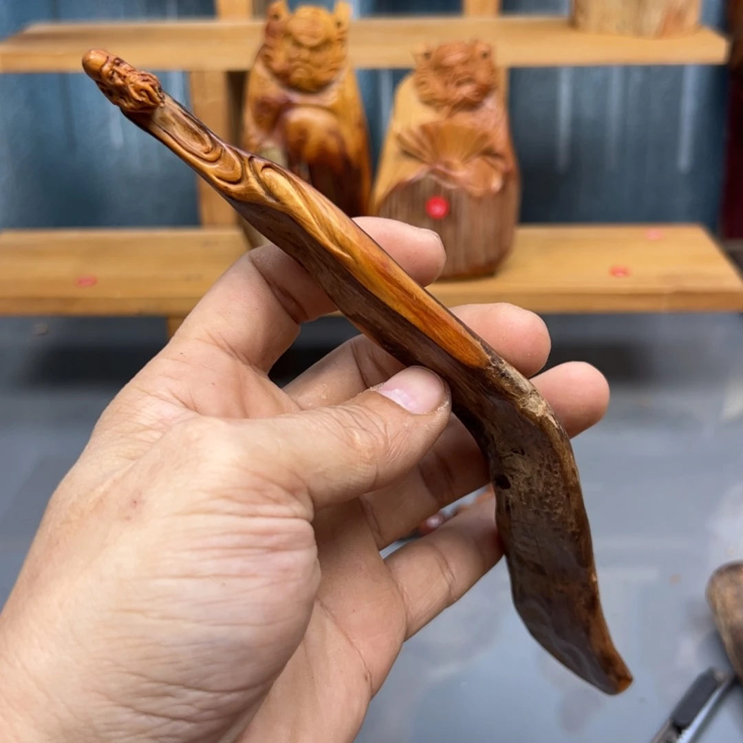 张***手木崖柏木摆件手把件