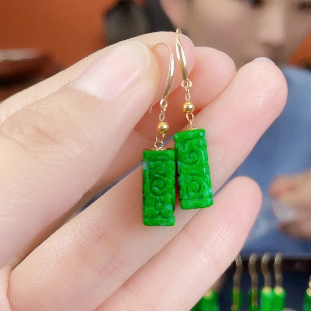 翡翠18K金镶嵌耳饰