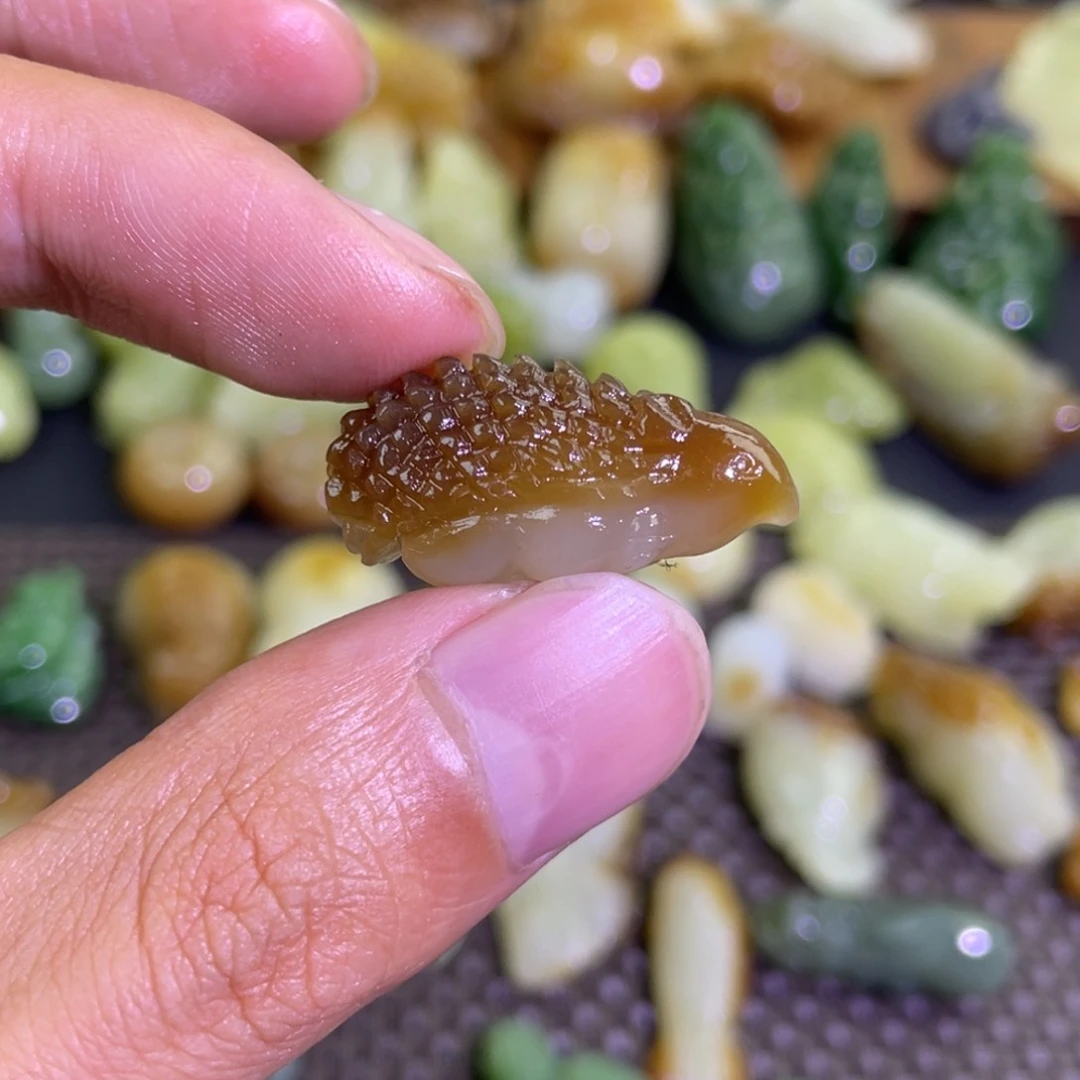 颈饰未镶嵌和田玉糖白小刺猬