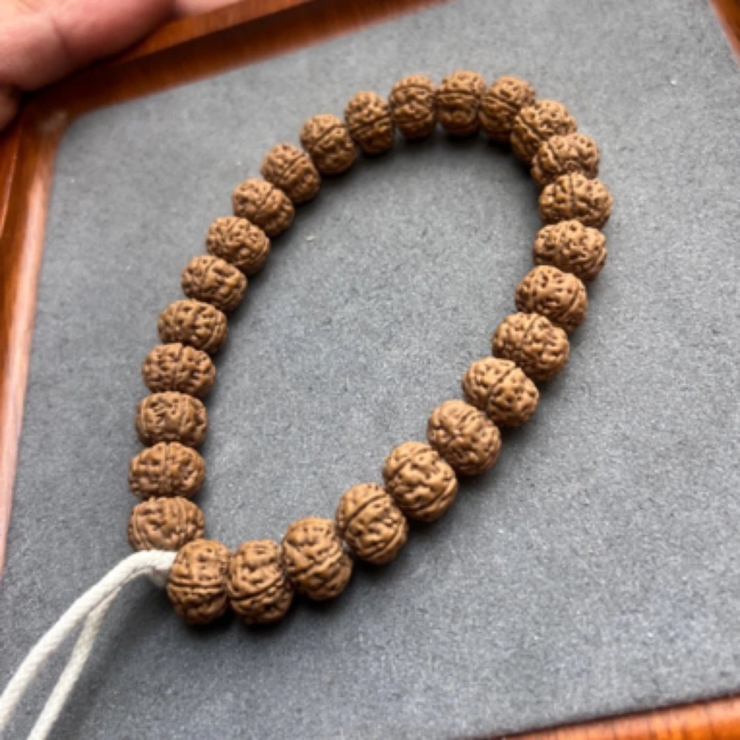 勿里达老树王●原桩单圈手串13左右