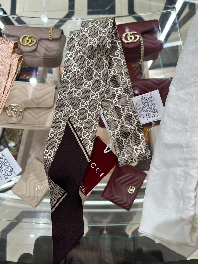 全新未使用 GUCCI/古驰 gucci  丝巾