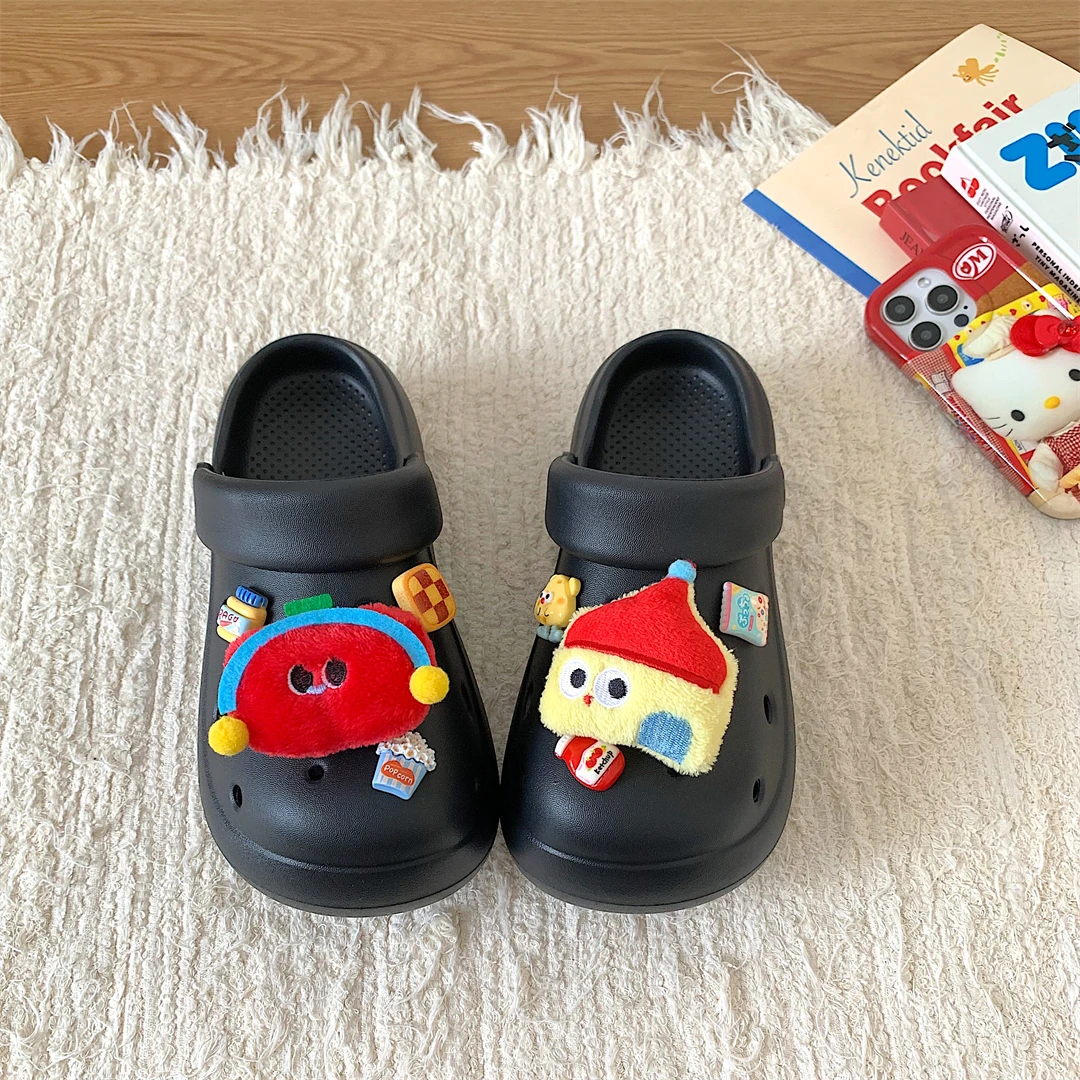 可爱毛绒苹果厚底洞洞鞋2025夏季新款ins防滑包头沙滩凉拖鞋