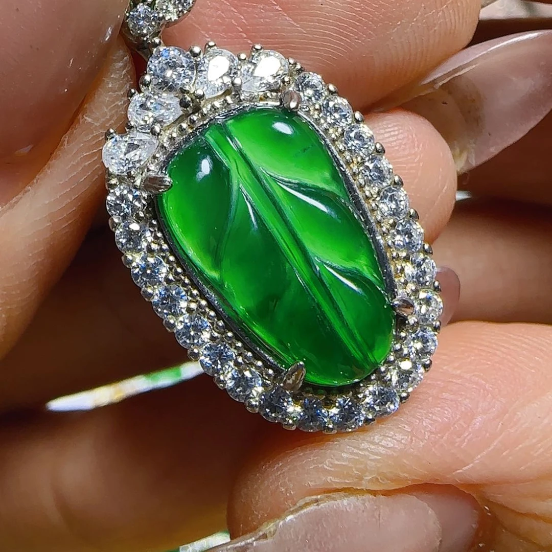 翡翠颈饰银S925镶嵌七*主翡翠199