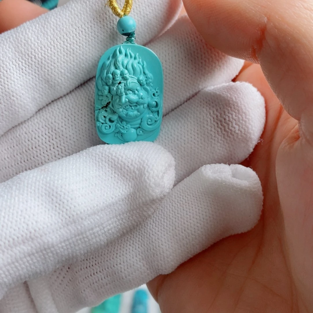 绿松石未镶嵌颈饰