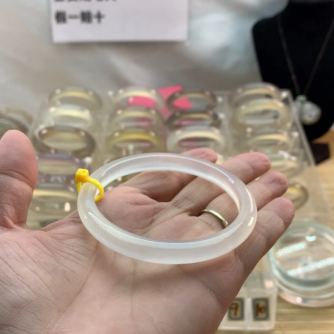 手镯玛瑙/玉髓未镶嵌