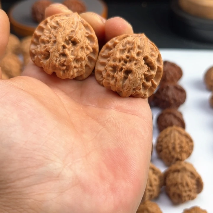 桃核吊坠卡*原生态狮子头