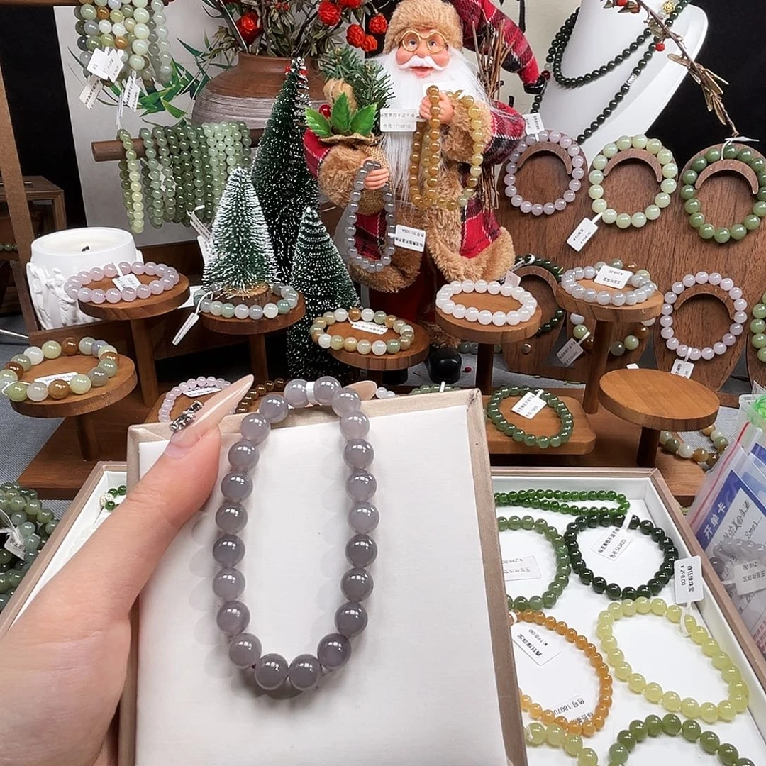 ****淡和田玉未镶嵌手串