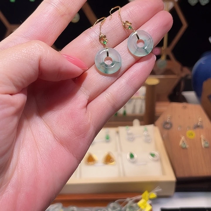 翡翠18K金镶嵌耳饰
