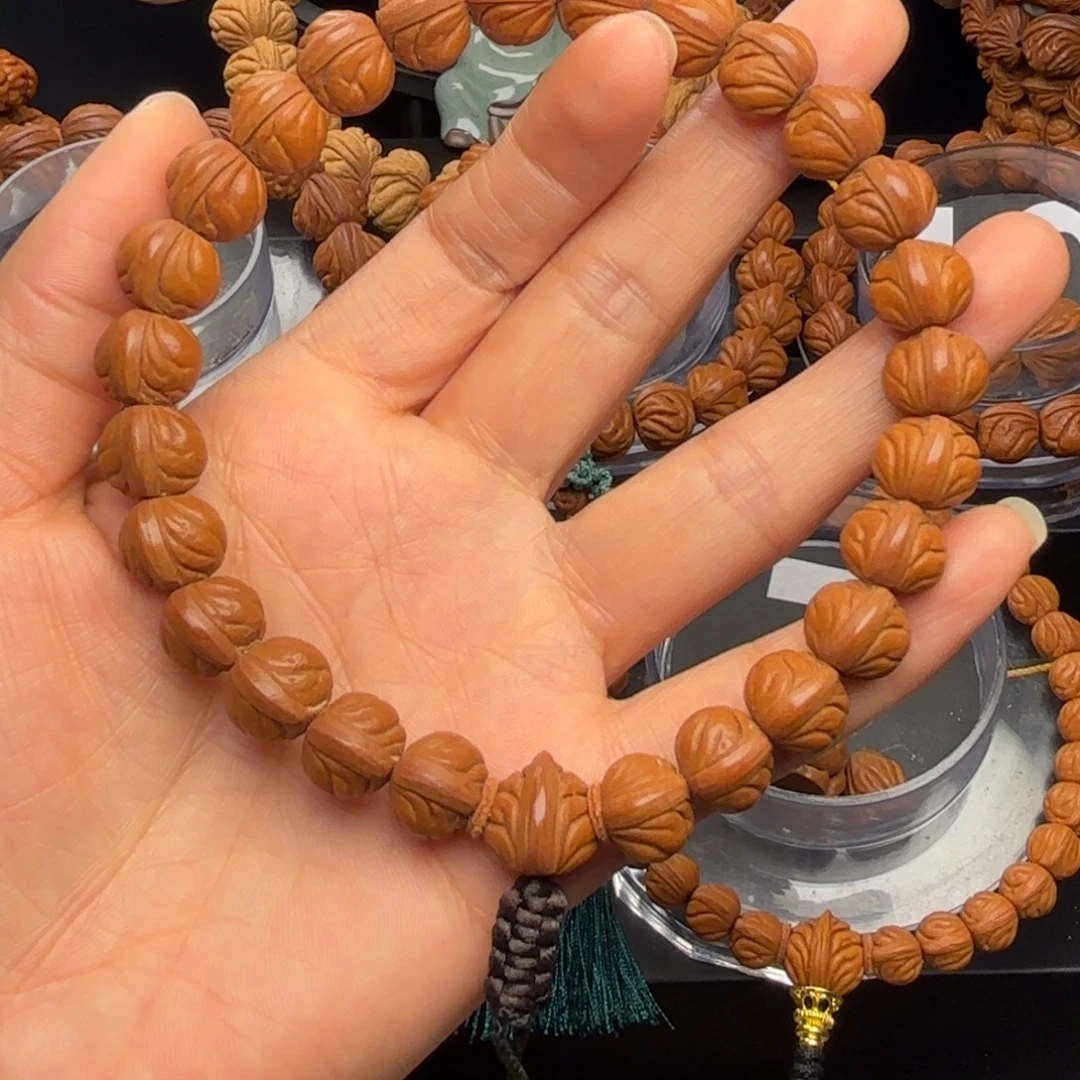 S***哥桃核吊坠野生玉龙脊11尺寸