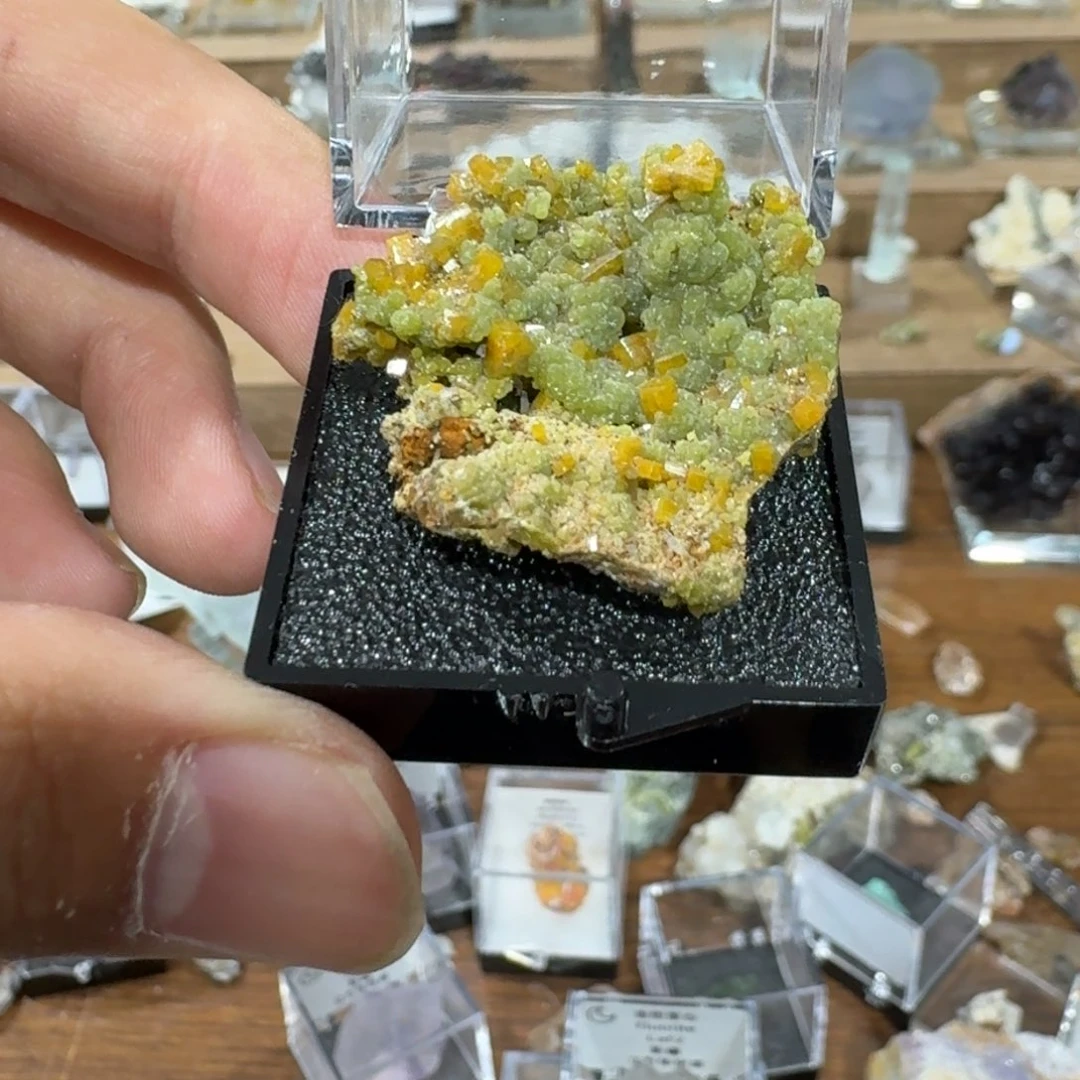 自****夢月下珠宝严选矿物