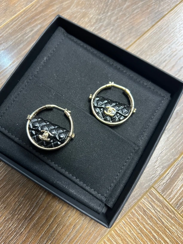 全新未使用 Chanel/香奈儿 澳海贝vp折扣耳钉