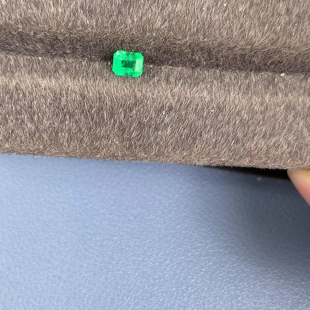 祖母绿裸石未镶嵌43分 哥伦比亚vvg