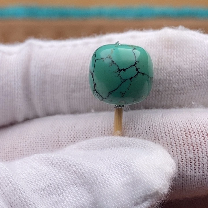 绿松石未镶嵌珠宝奇石13