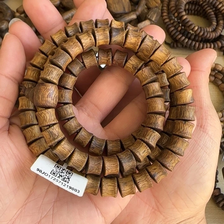 沉香手串乌身多样性发货一条9-25克