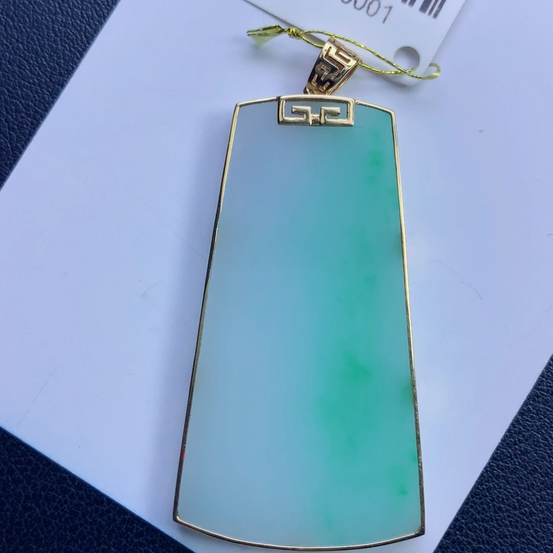 翡翠未镶嵌颈饰无事牌