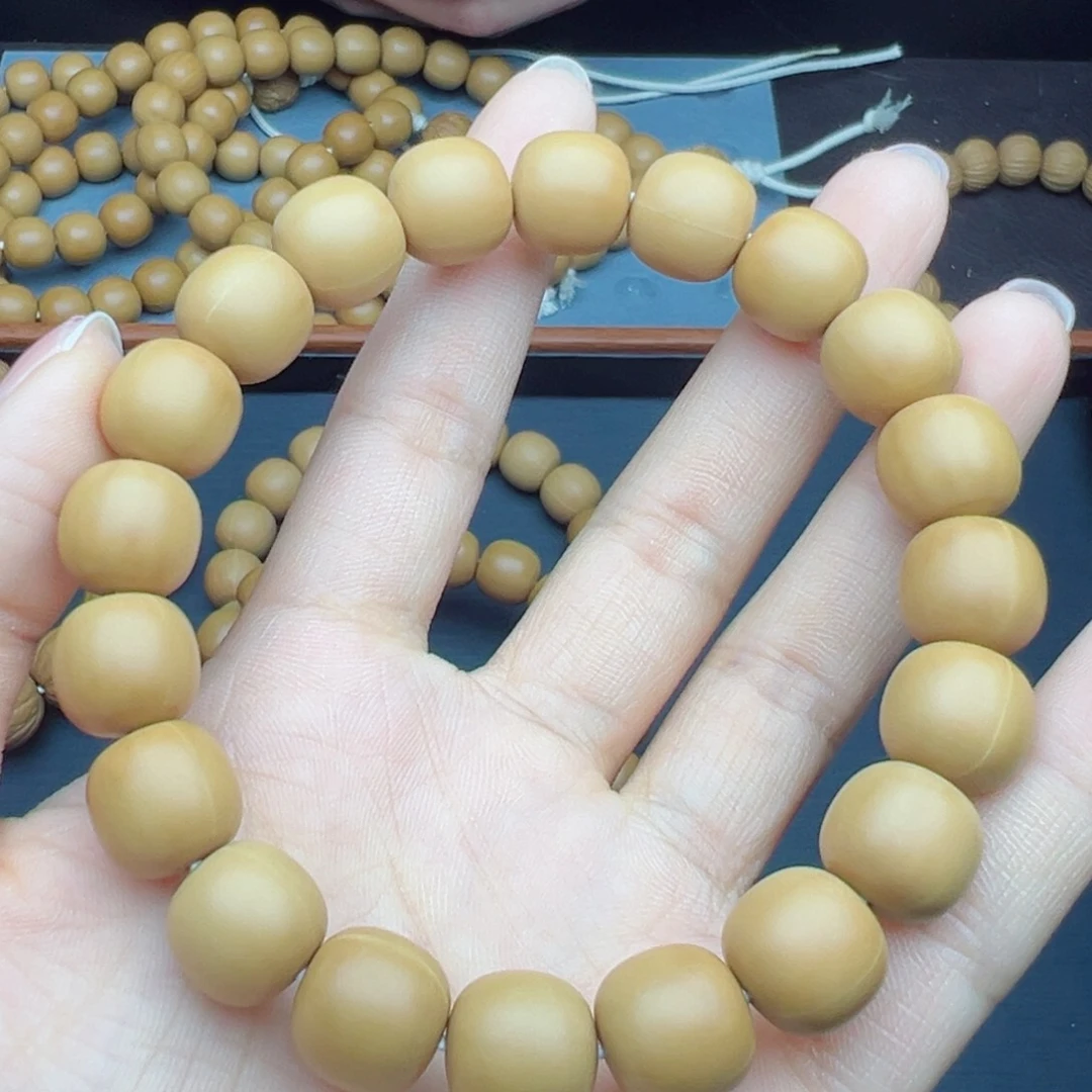 猴头核桃吊坠微瑕龙岩