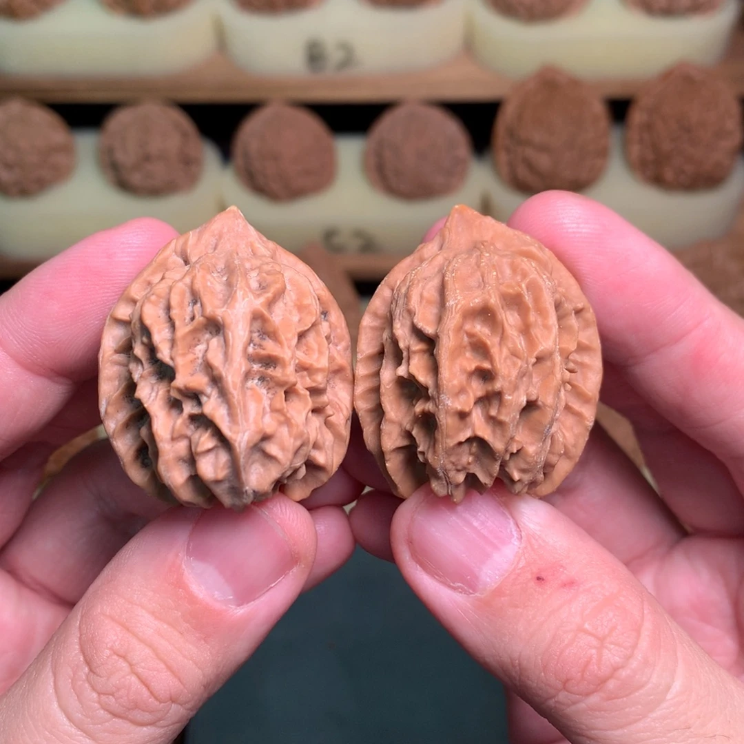 文玩核桃吊坠33边36肚山地大龙全品