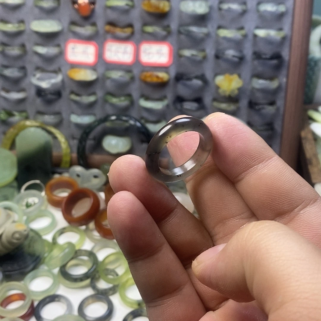 蛇纹石玉未镶嵌戒指