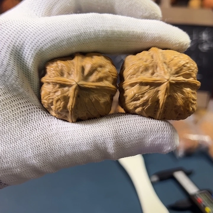 吊坠文玩核桃宠粉四棱