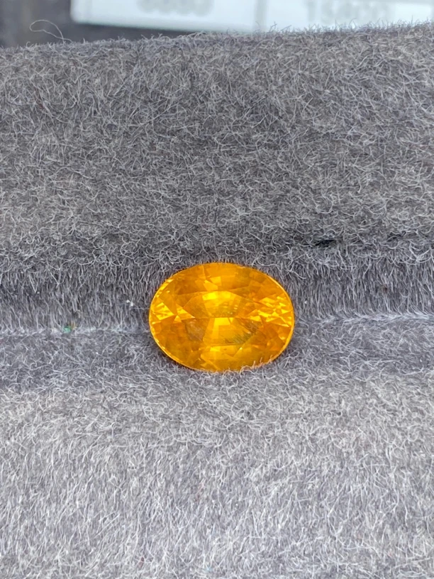 2.23克拉金黄色蓝宝石裸石未镶嵌