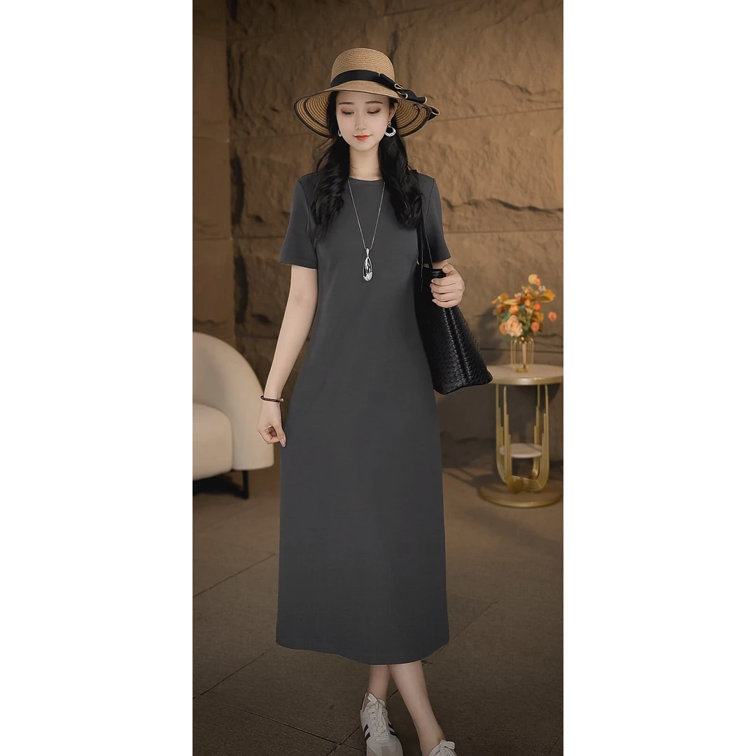 2025夏季新款连衣裙女时尚显瘦经典圆领极简风设计款高端T恤裙