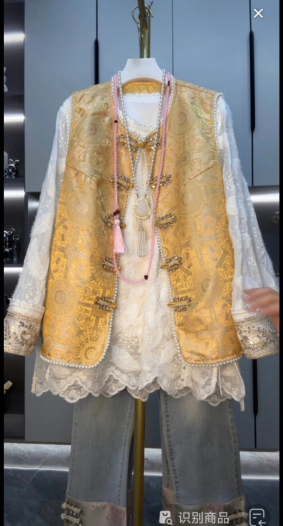 芃0071（单件钉钻）秋季新款大码女新中式国风盘扣重工八达晕纹马甲