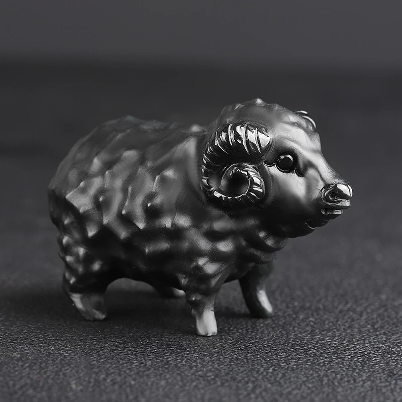 和田玉青玉羊把件作品欣赏