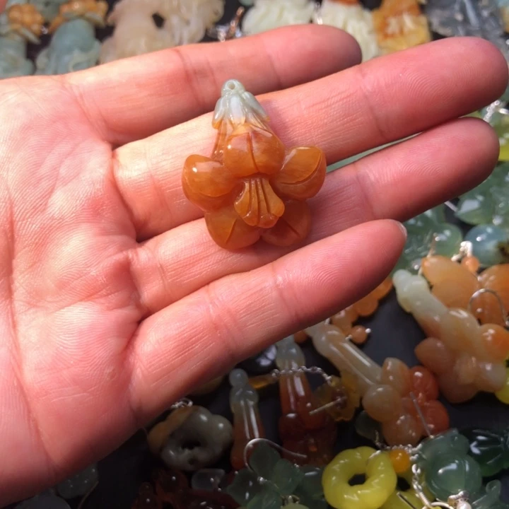 小***青蛇纹石玉未镶嵌耳坠