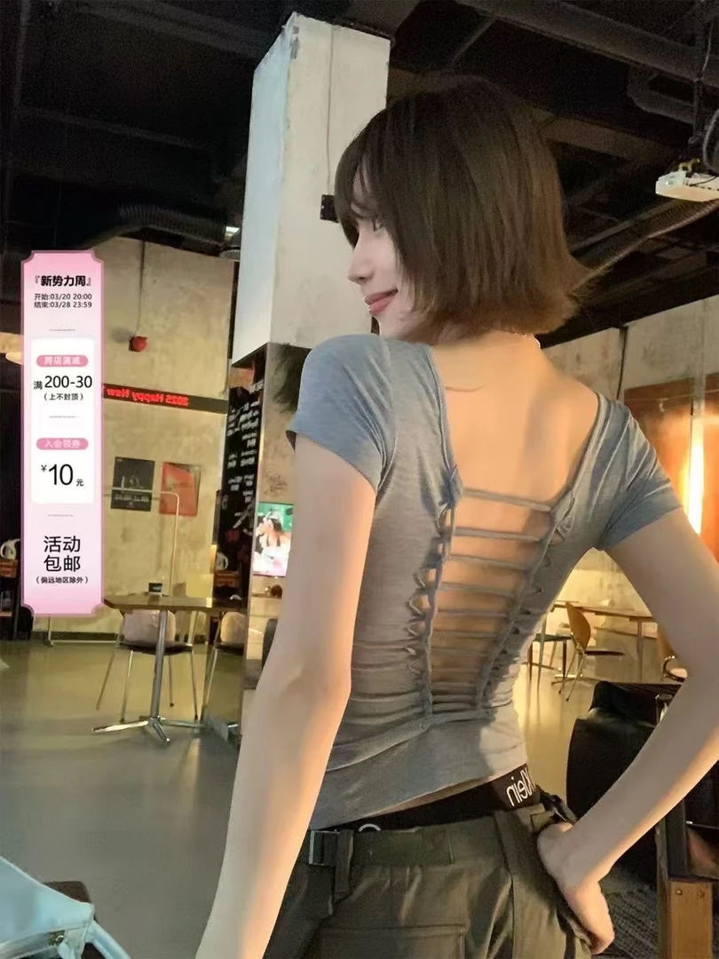 黑白灰三色简单美背上衣