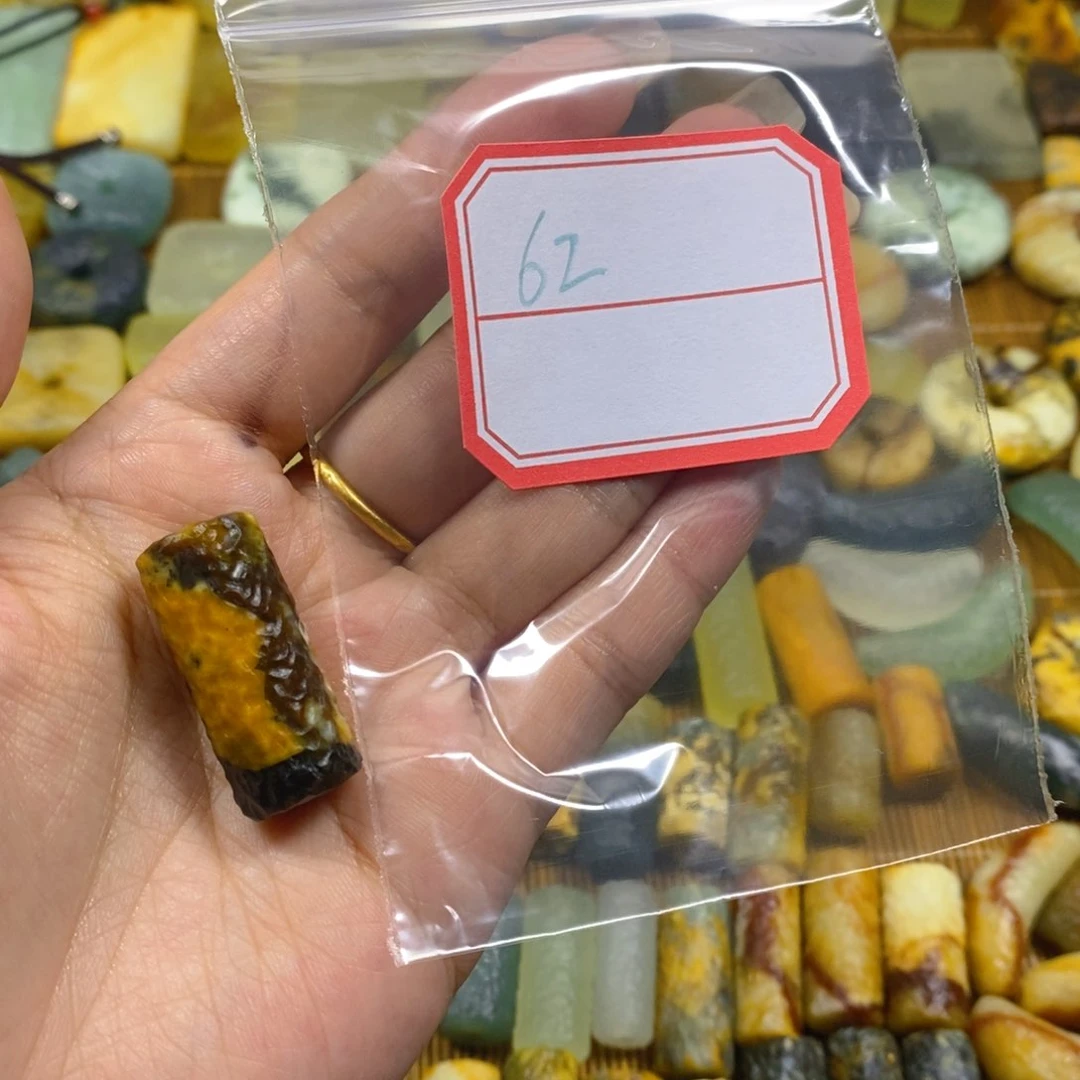 蛇纹石玉未镶嵌颈饰留