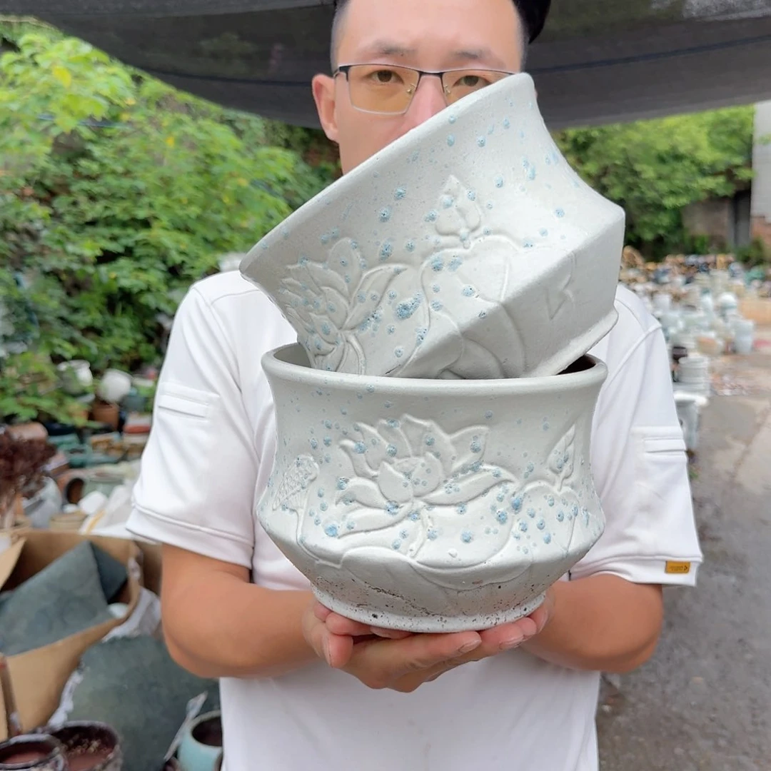 紫砂花盆口20高15（两个刻绘拼荷花