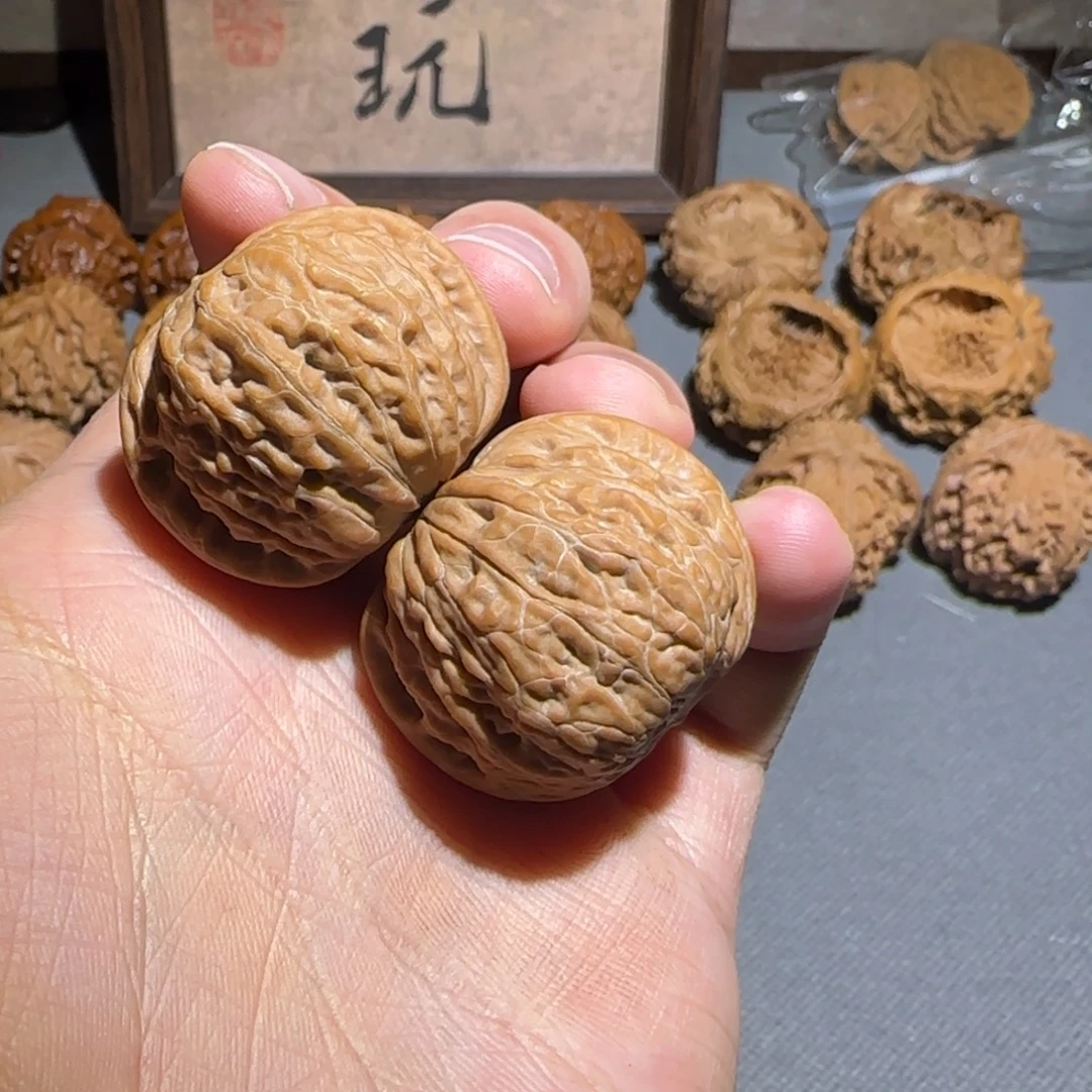 文玩核桃吊坠36铁锤（身上轻微浮黄）